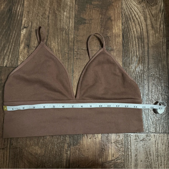A&F Ribbed Triangle Bralette - Picture 4 of 7
